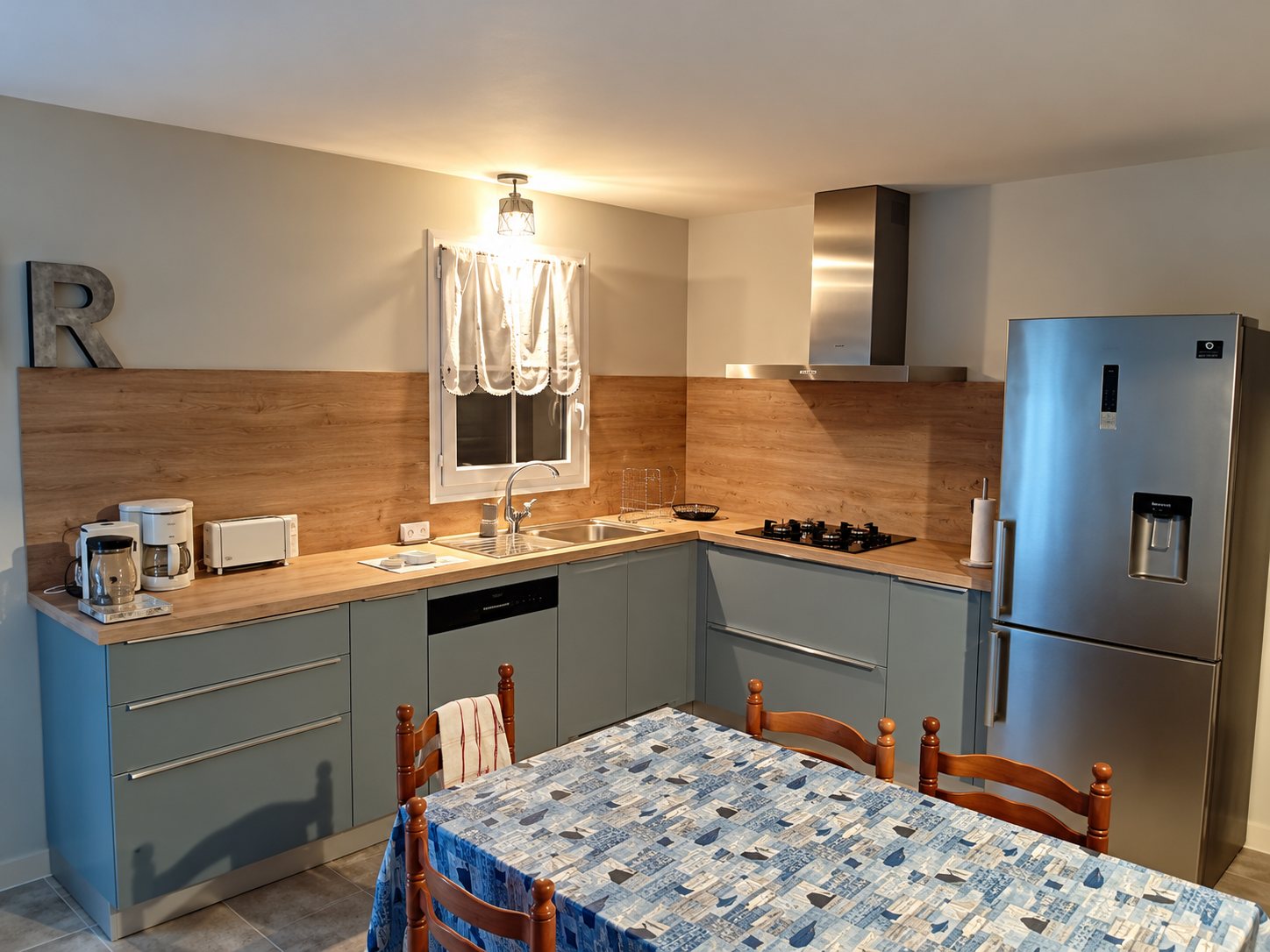 Cuisine sur mesure réalisée par Atelier des Cuisines